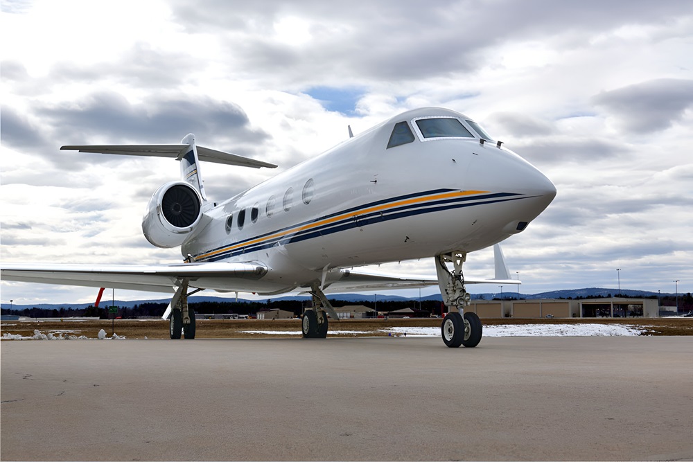 Gulfstream G450 private jet
